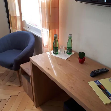 Gasthof Loewen Roens Inn *