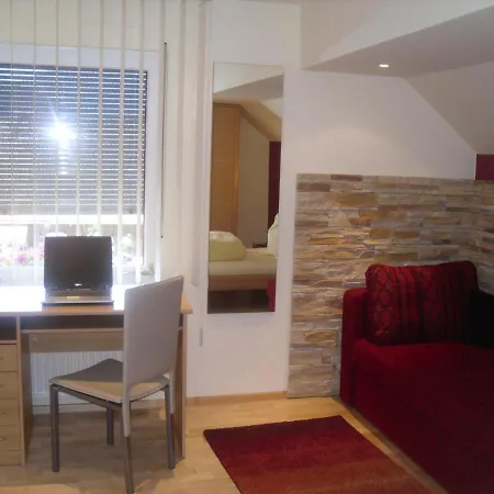 Gasthof Loewen Roens *